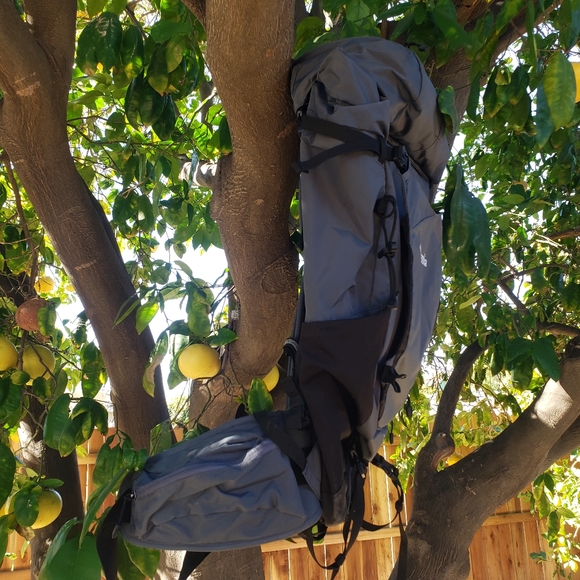 Columbia Unisex Wildwood Frame II Hiking Travel Backback - Picture 7 of 16